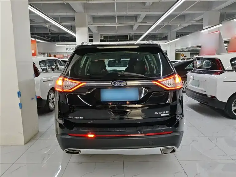 Ford Edge EcoBoost 245 2 WD Platinum Sharp 7-seat CN-V
