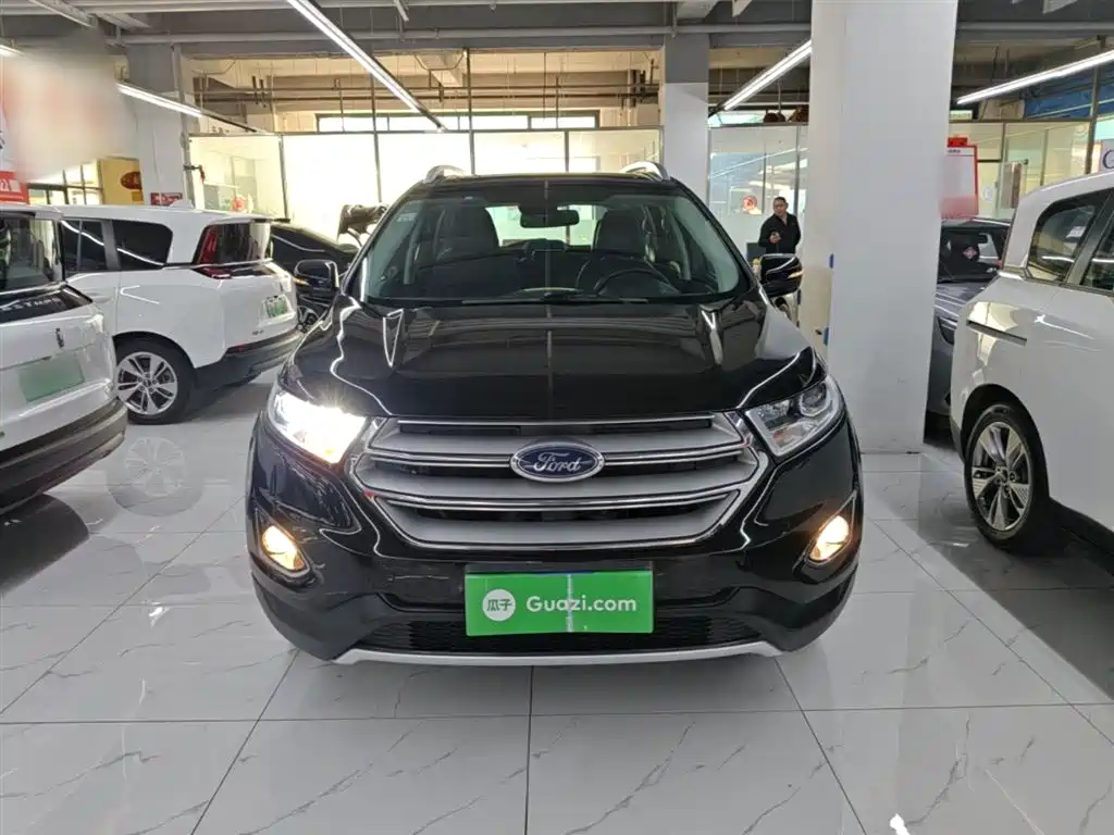 Edge EcoBoost 245 2 WD Platinum Sharp 7-seat CN-V
