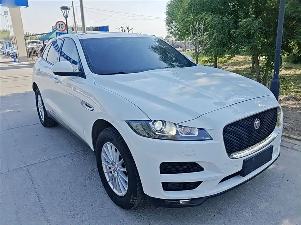 Jaguar F-PACE 2.0 T 4 WD Urban Premium