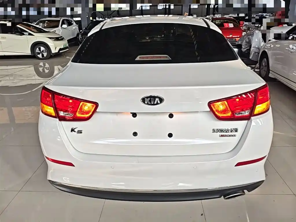 Kia K5 2.0 L Auto GL