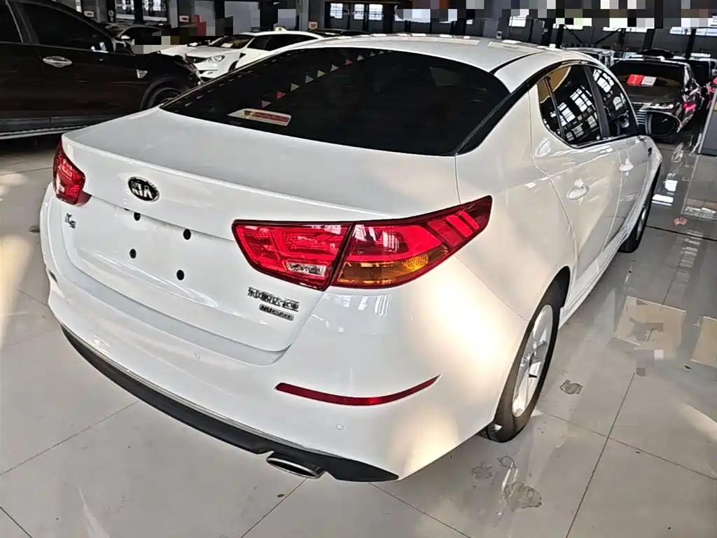 Kia K5 2.0 L Auto GL