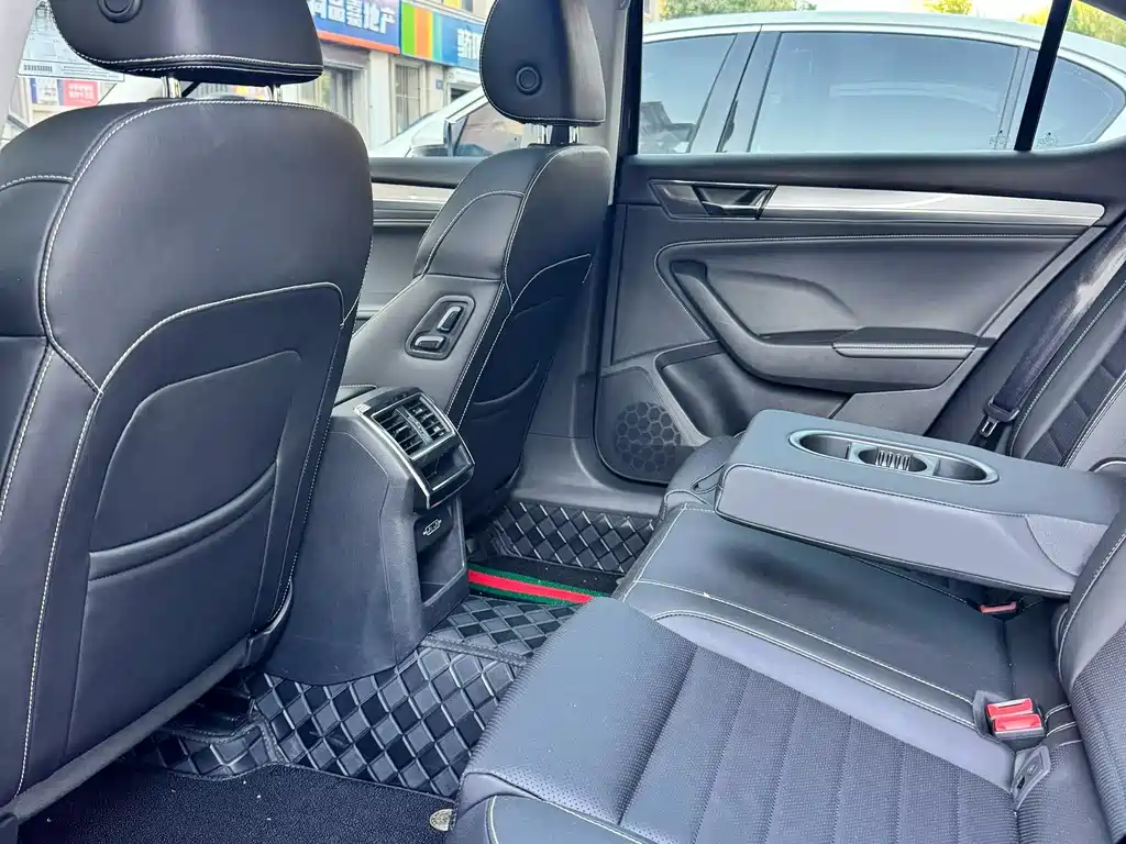 Superb TSI330 DSG Comfort