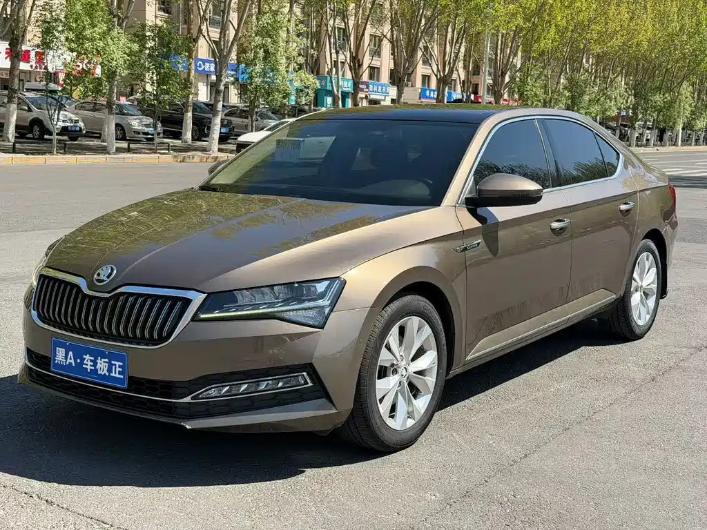 Superb TSI330 DSG Comfort