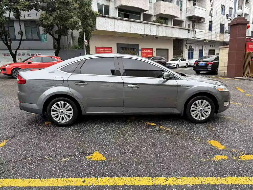 Mondeo 2.3 L Fashion