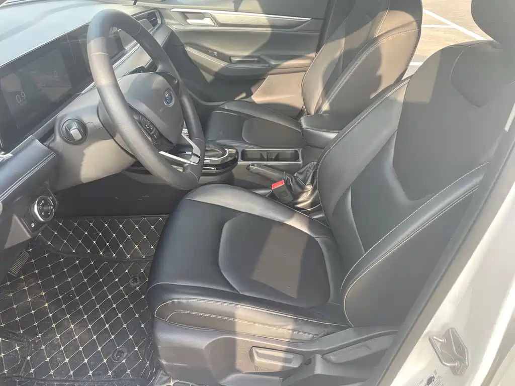 Escort 1.5 L Auto Diamond
