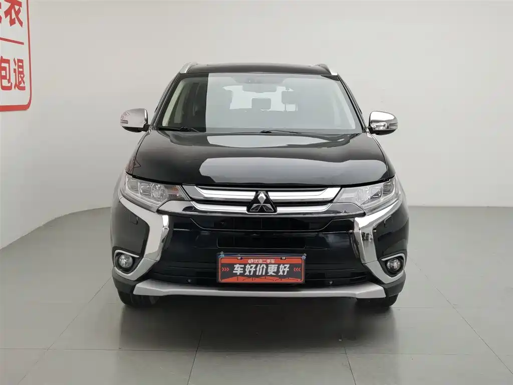 Outlander (Import) 欧蓝德进口 2016款 2.4 L 四驱精英版 5座