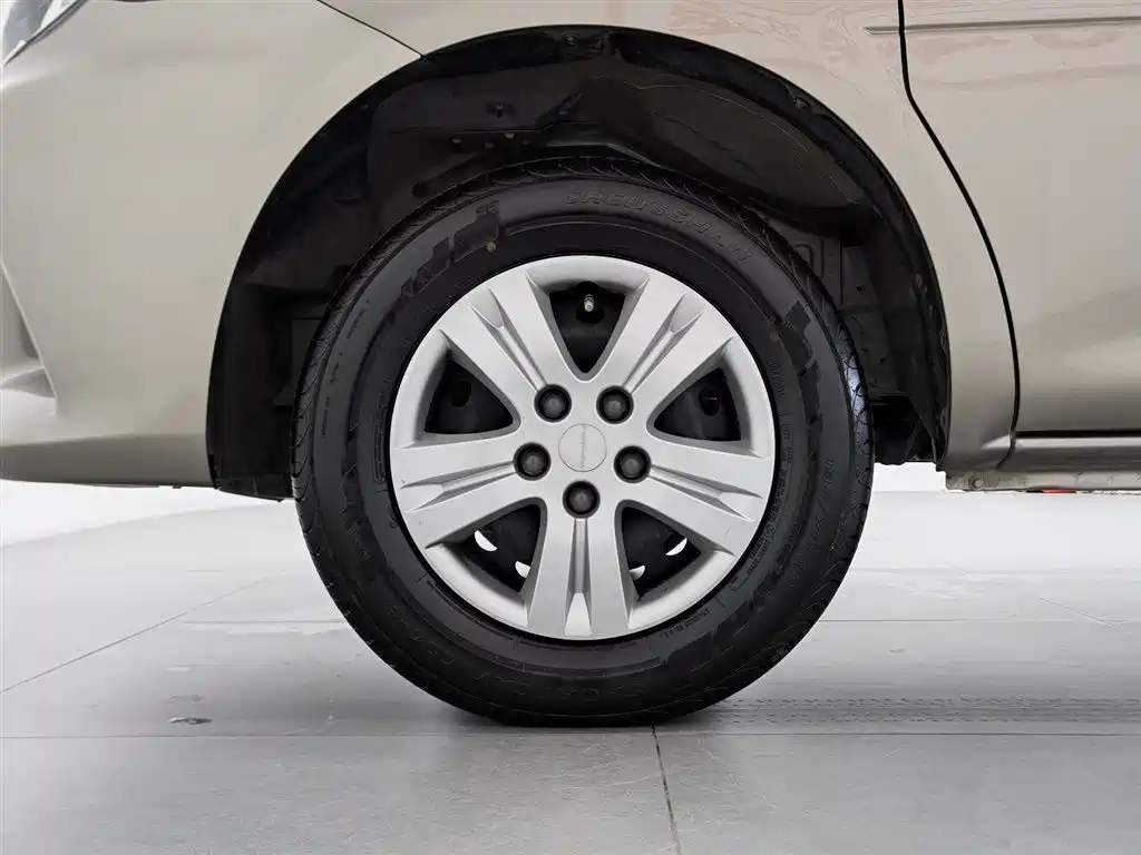Lingzhi 菱智 2023款 M5 1.6 L 实用型 7座