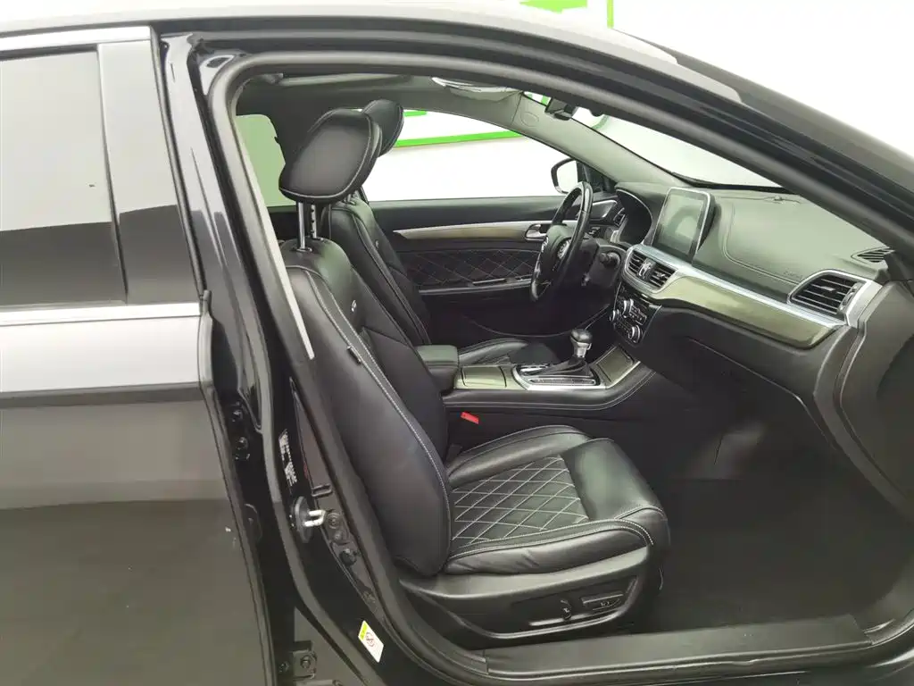 GAC Trumpchi GA8 320 T Premium