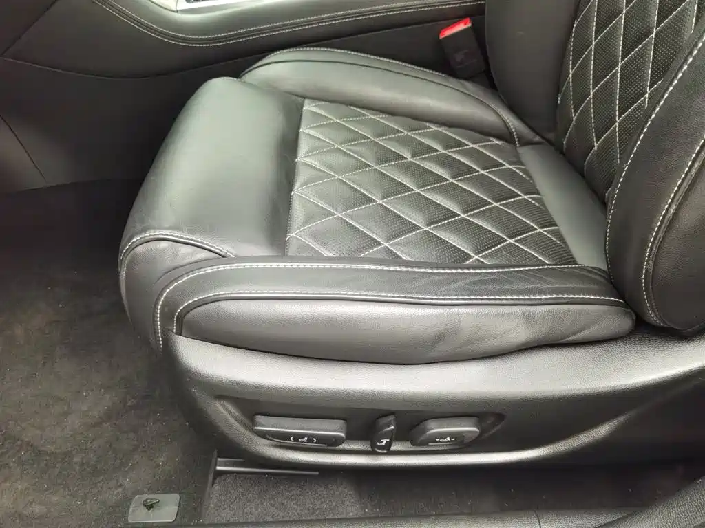 GAC Trumpchi GA8 320 T Premium