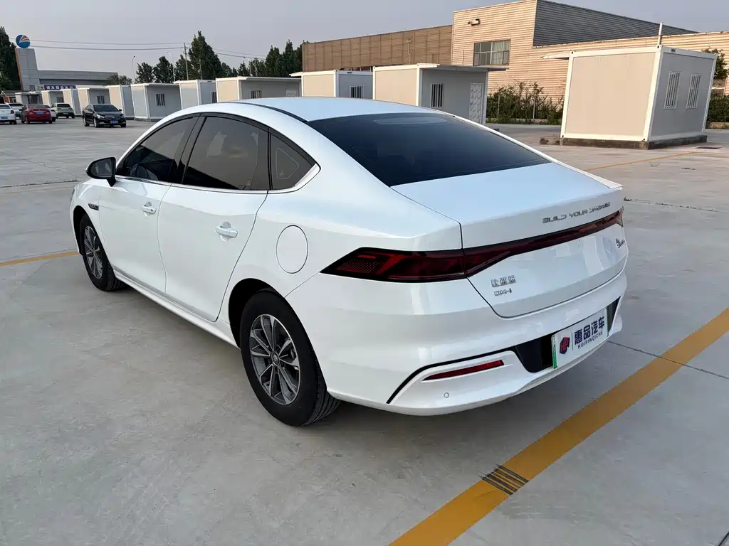 Qin PLUS Glory DM-i 55 KM Leading