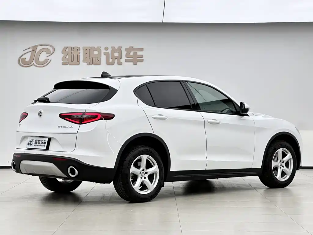 Stelvio 2.0 T 200 HP Elite