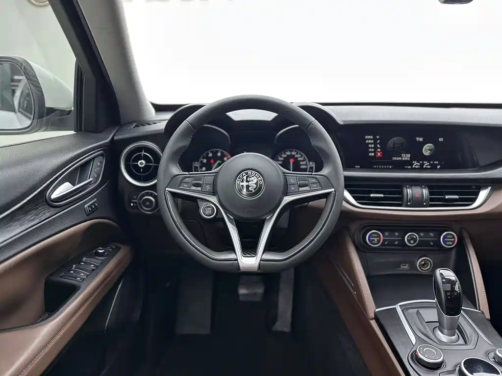 Stelvio 2.0 T 200 HP Elite