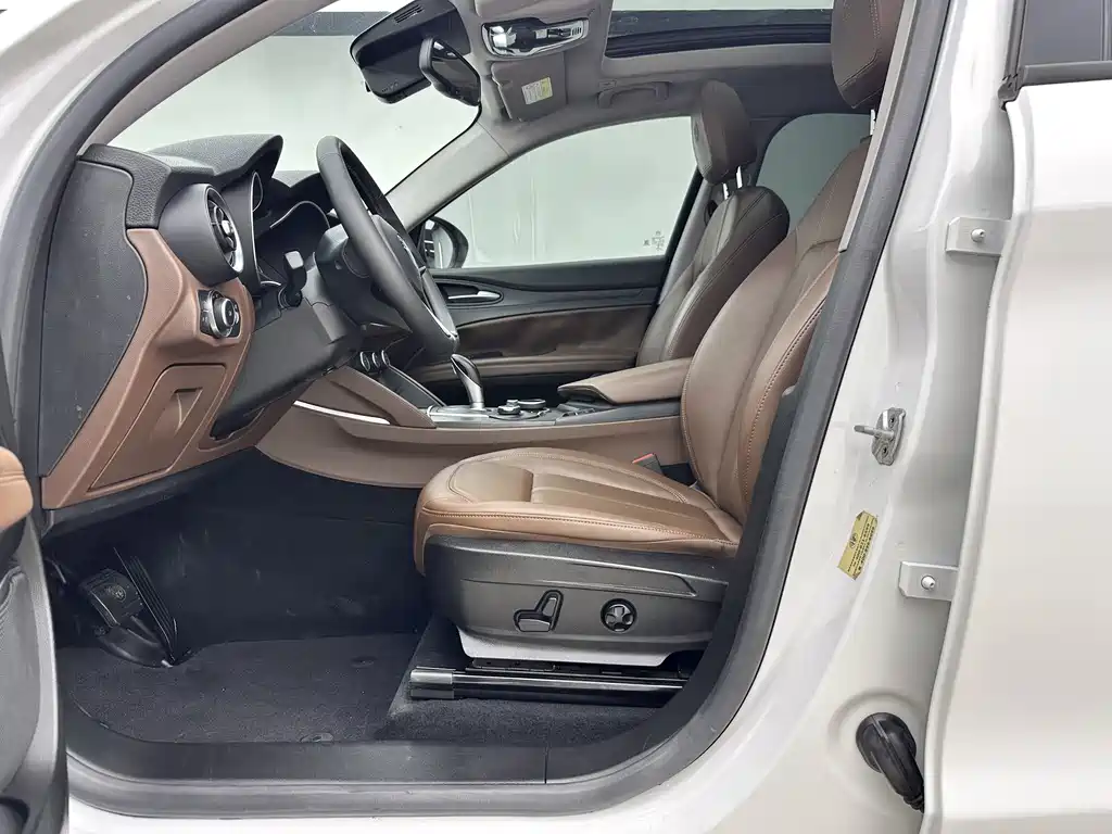 Stelvio 2.0 T 200 HP Elite