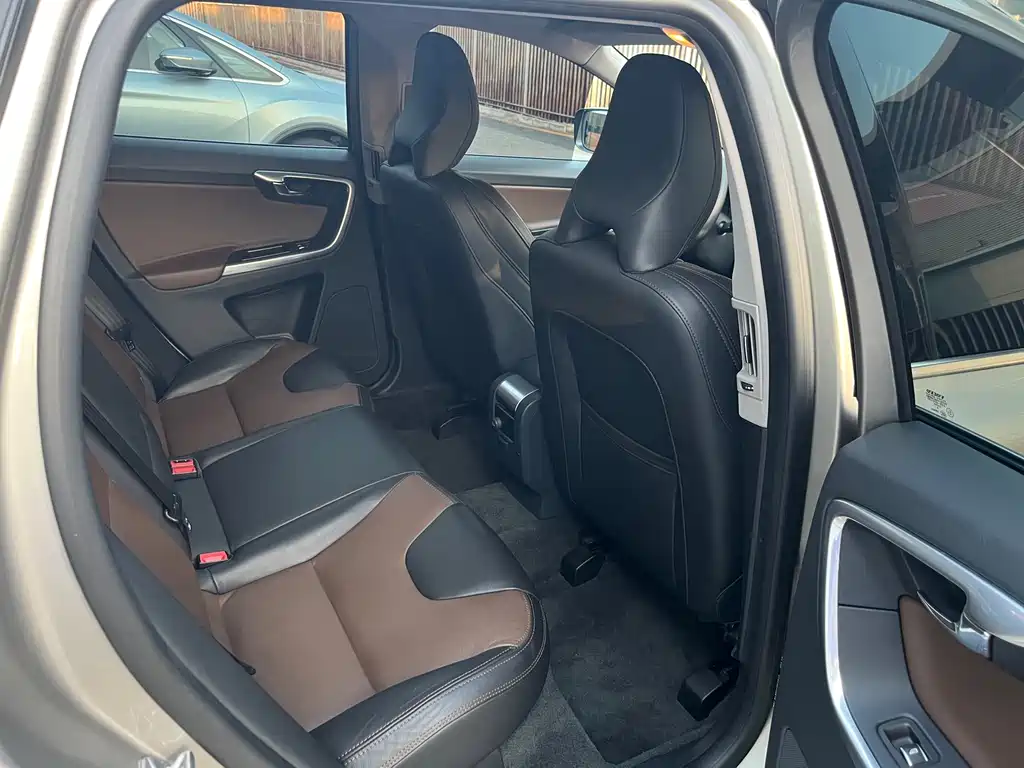 Volvo XC60 T5 Smart Vision
