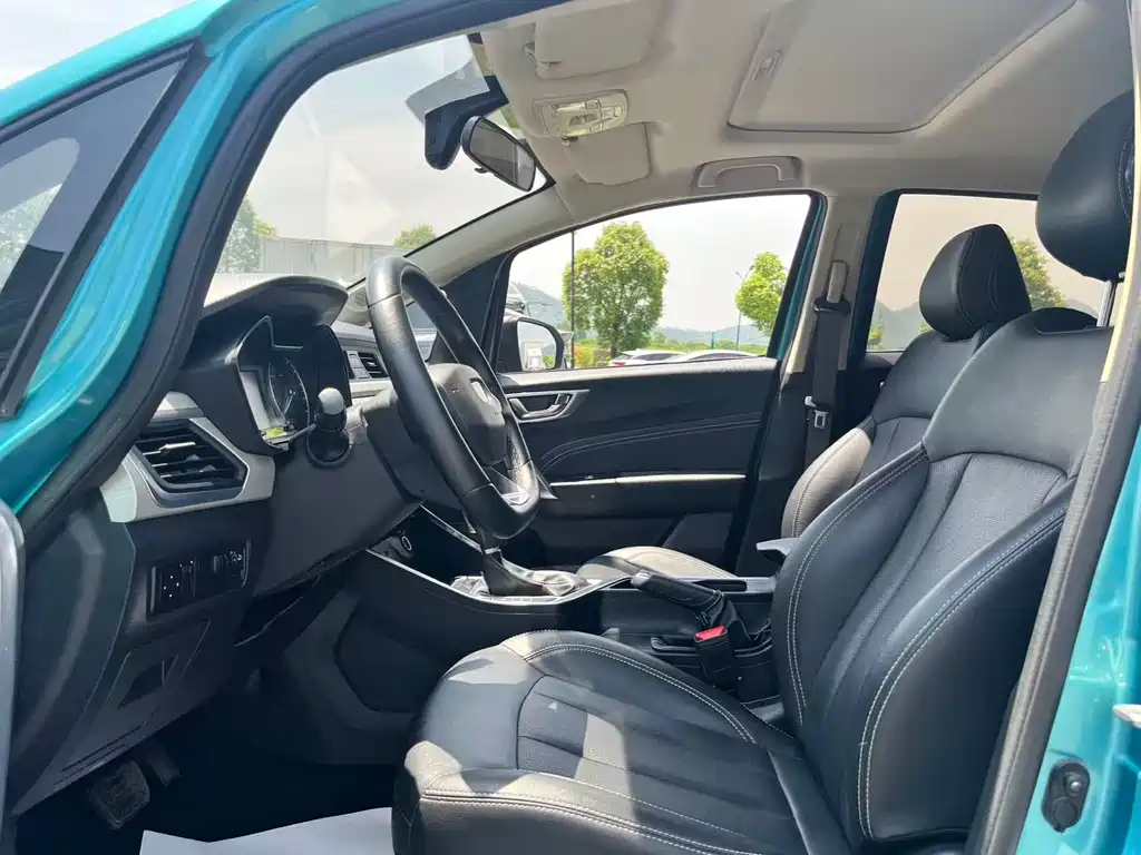 Vision X3 1.5 L CVT Distinguished