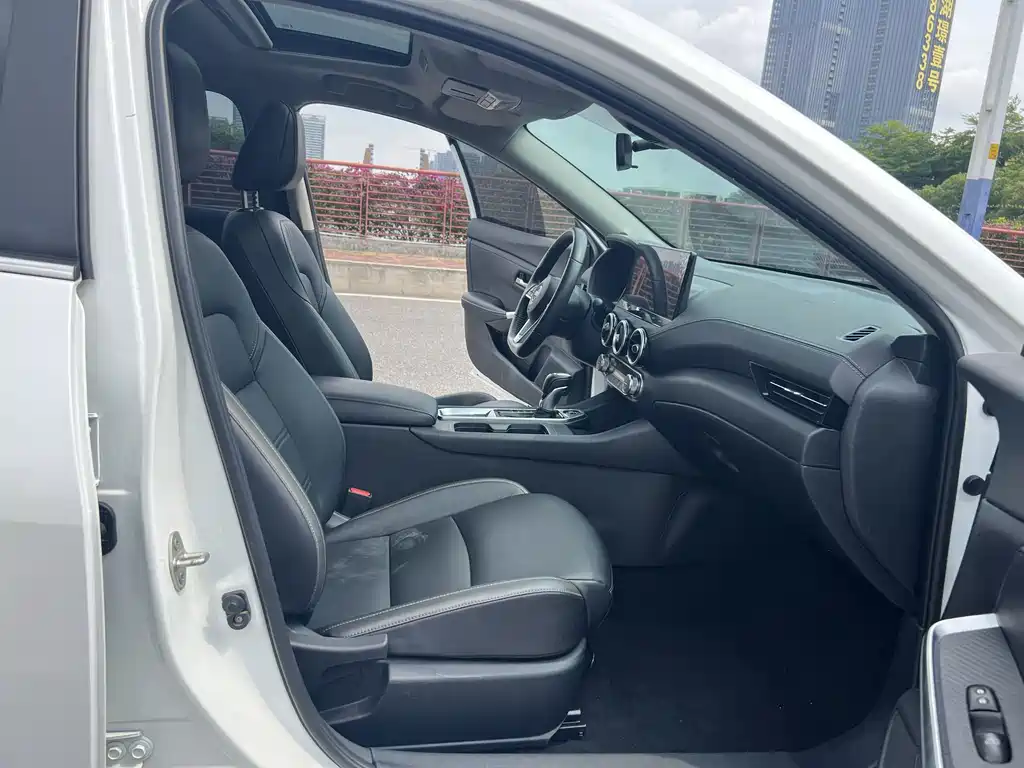 Sylphy 1.6 L CVT Joy