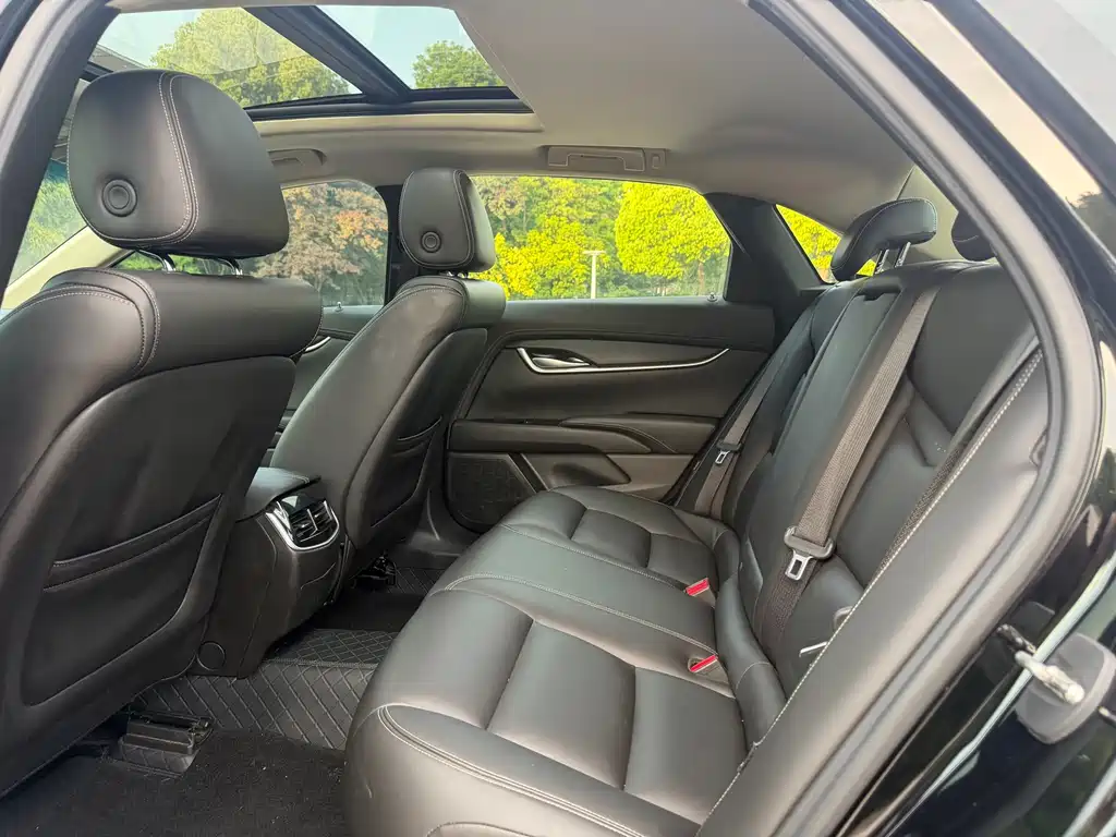 Cadillac XTS 28 T Tech
