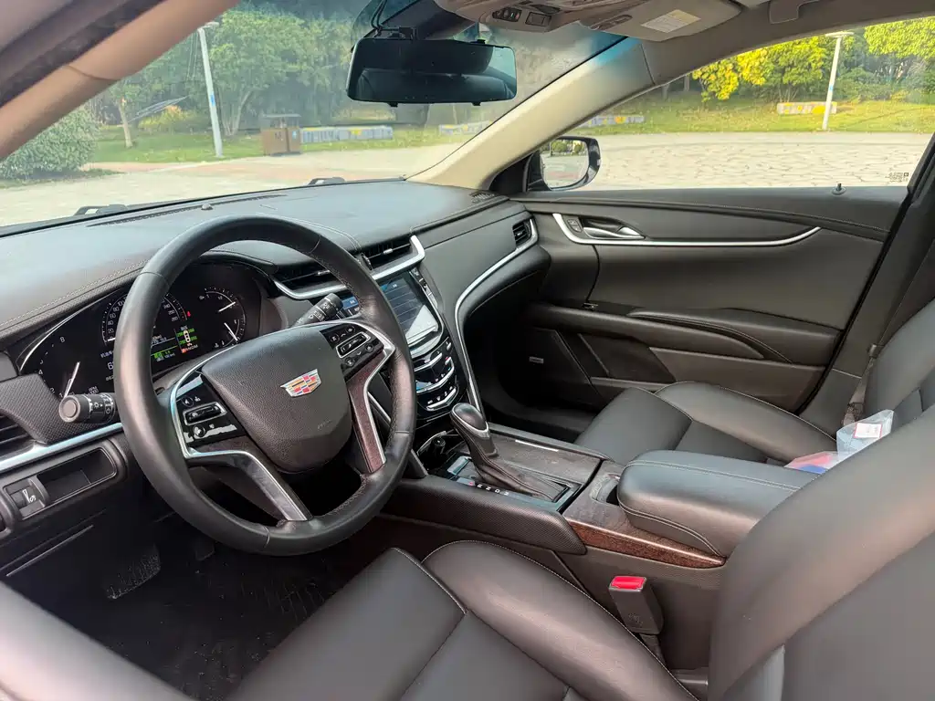 Cadillac XTS 28 T Tech