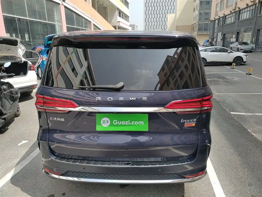 Roewe iMAX8 400 TGI Honored