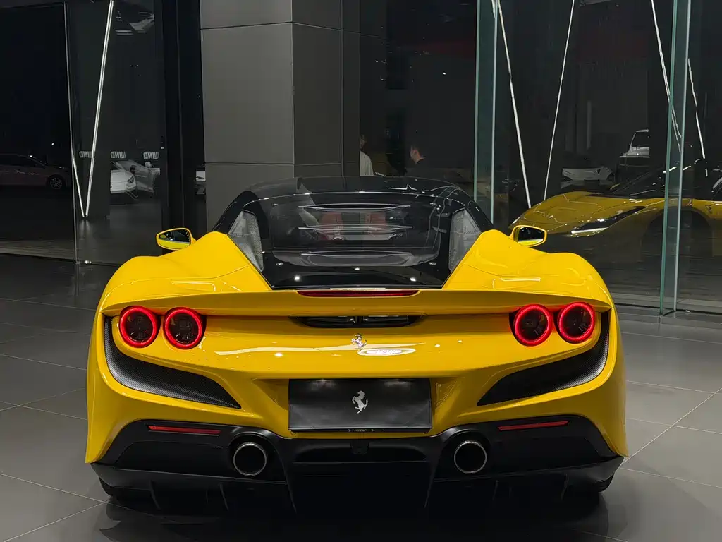 Ferrari F8 Tributo 3.9 T V8