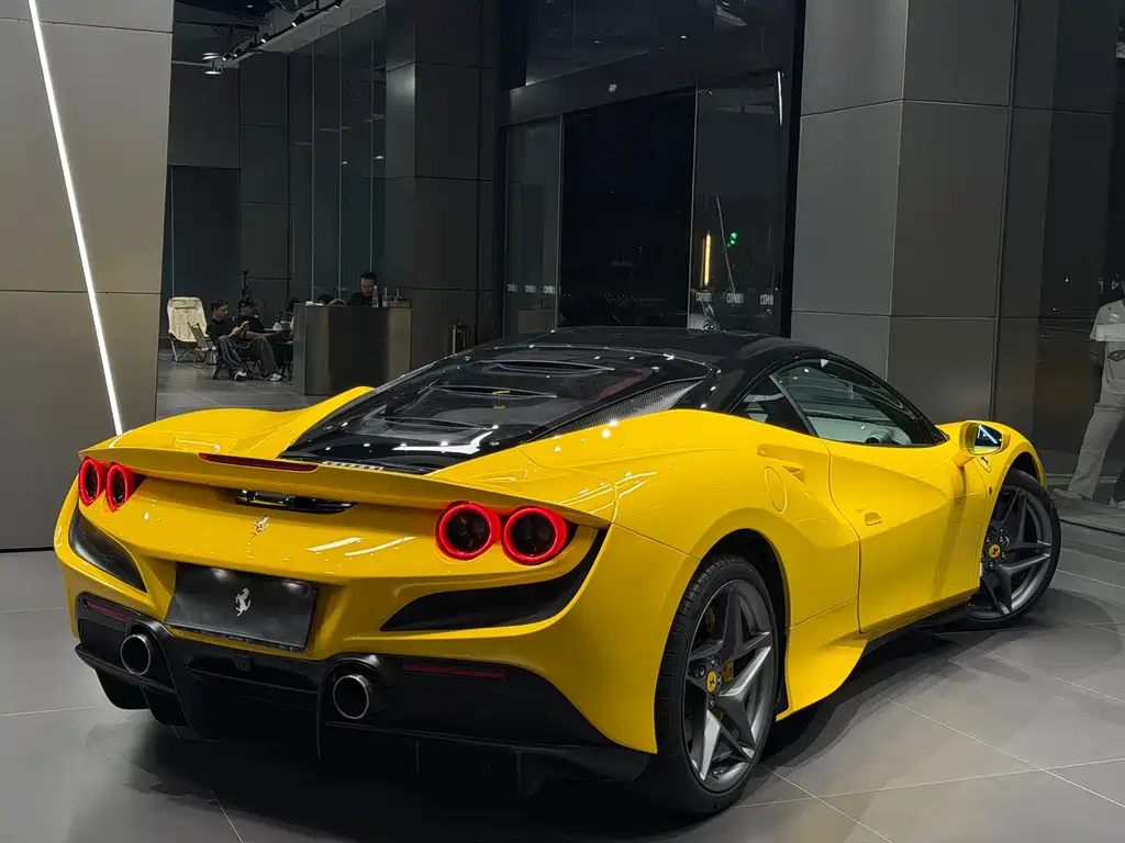 Ferrari F8 Tributo 3.9 T V8