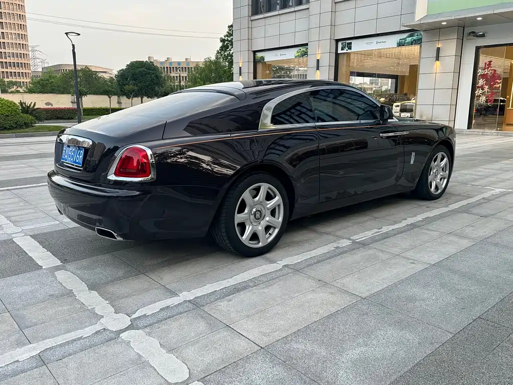 Wraith 6.6 T Black Badge Edition