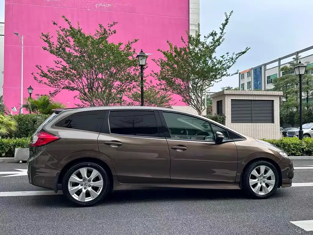 Jade 1.8 L Auto Comfort 5-seat