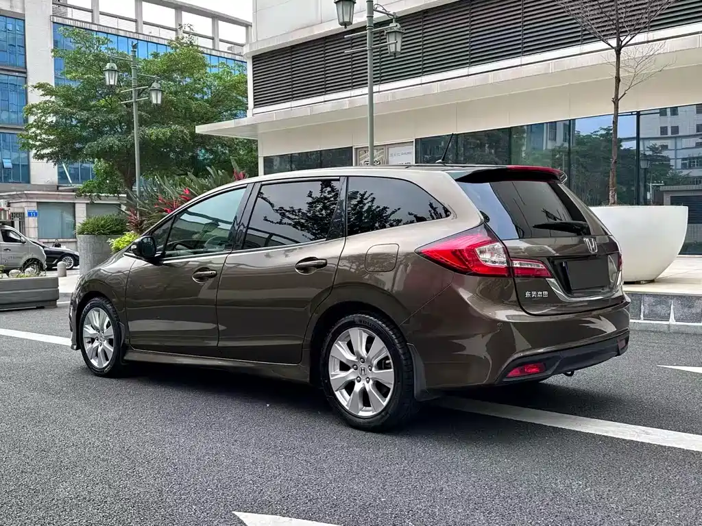 Jade 1.8 L Auto Comfort 5-seat