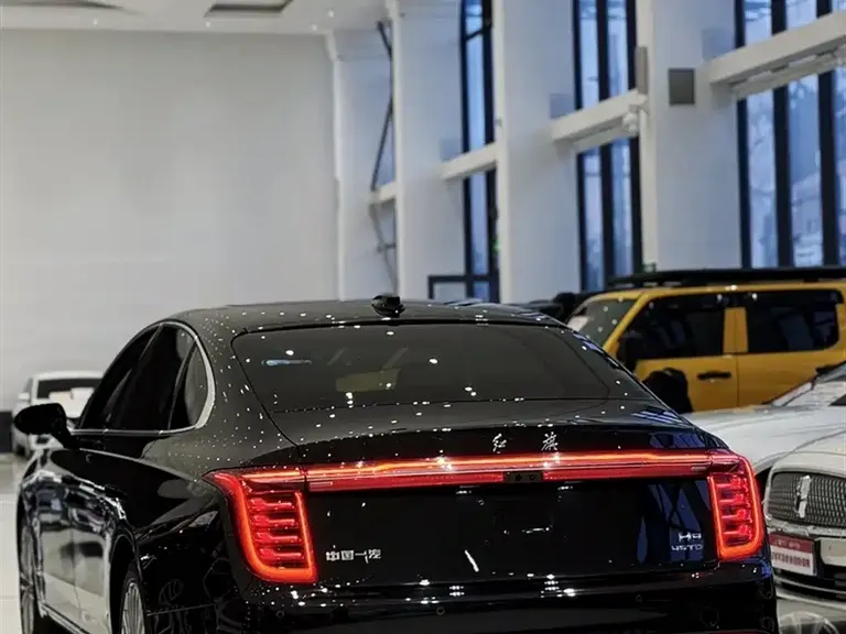 Hongqi H9 2.0 T Connected Flagship