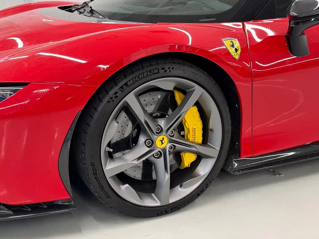 SF90 3.9 T V8 Stradale