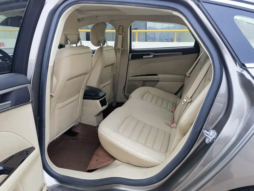 Mondeo 2.0 L GTDi200 Luxury