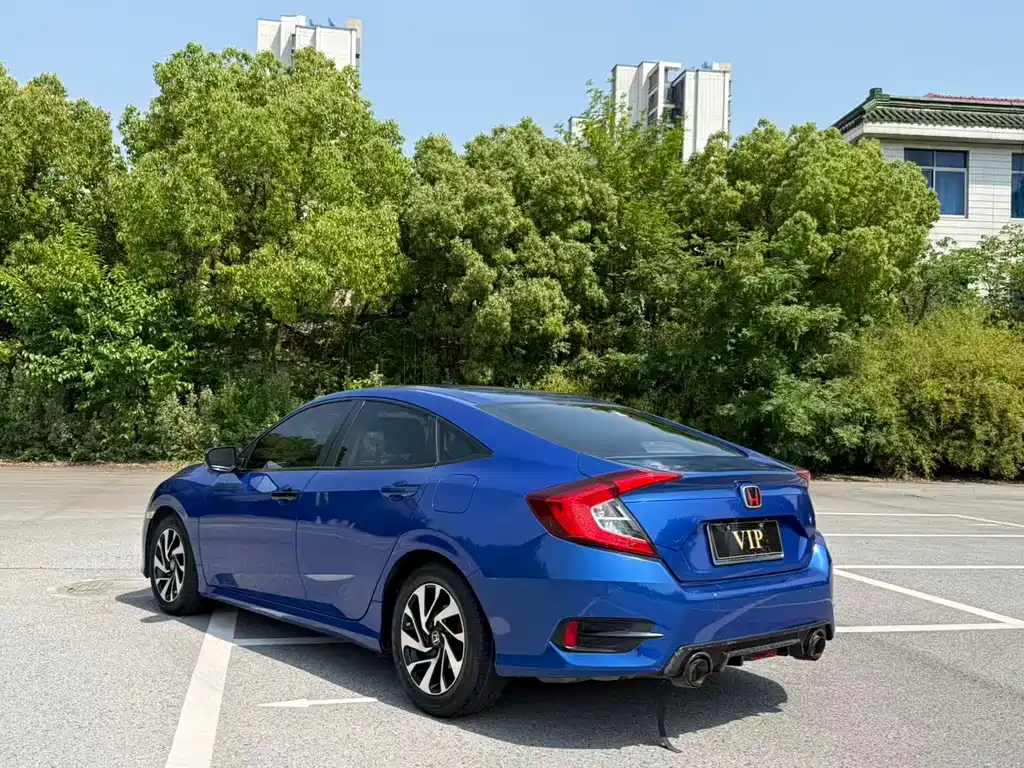 Civic 220 TURBO CVT Luxury