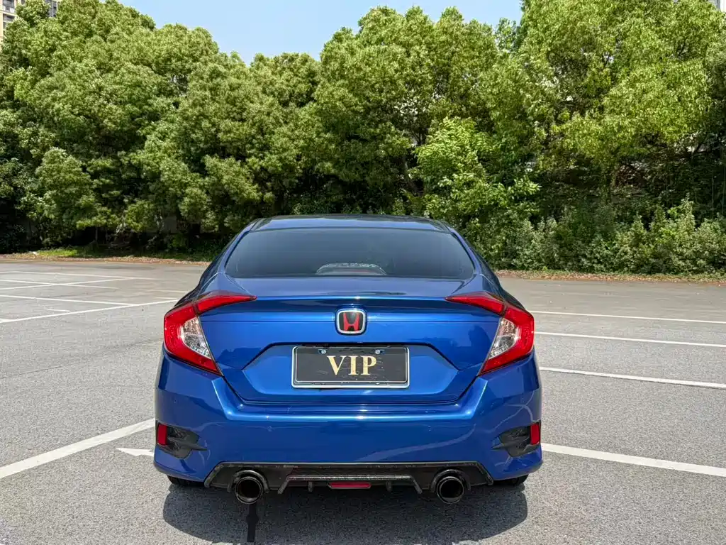 Civic 220 TURBO CVT Luxury