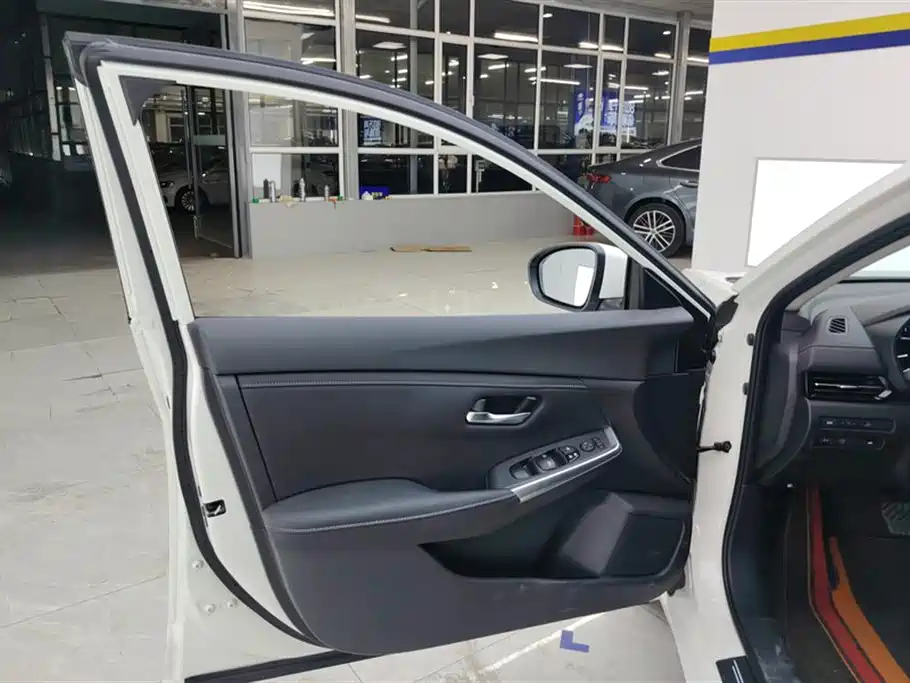 Sylphy 1.6 L XL CVT Joy