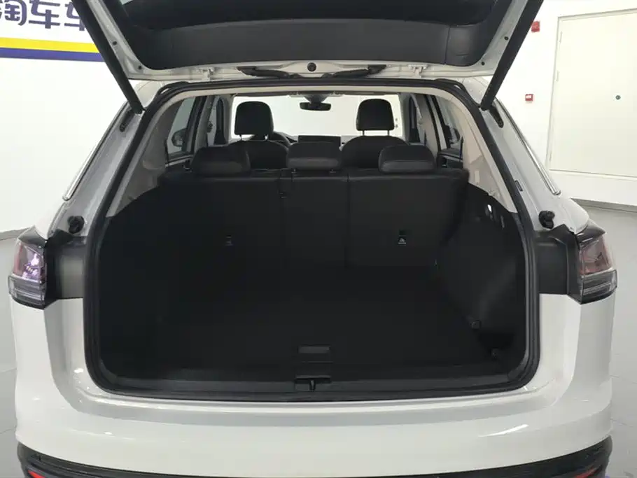 Tayron 300 TSI 2 WD Luxury Plus Advanced