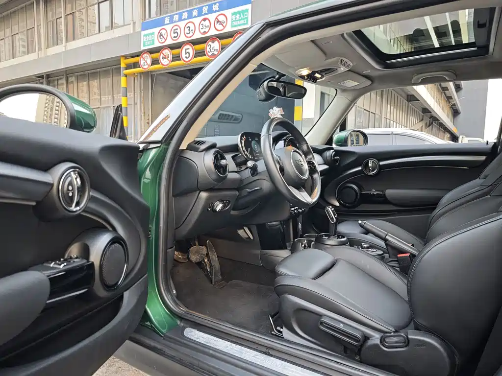 MINI Facelift 1.5 T COOPER Classic