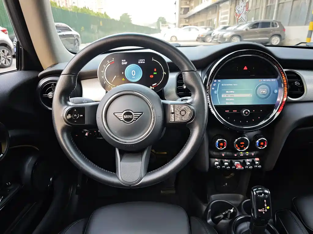 MINI Facelift 1.5 T COOPER Classic