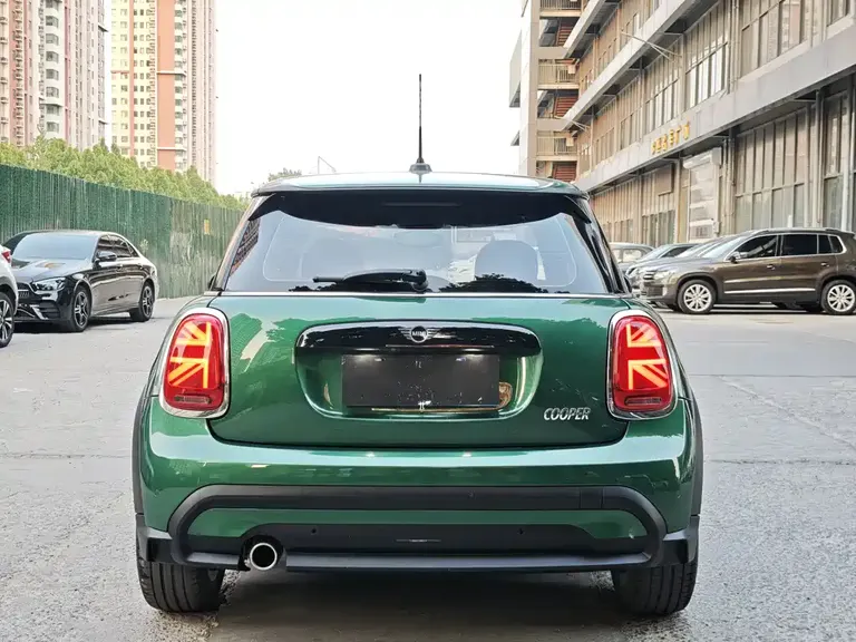 MINI Facelift 1.5 T COOPER Classic