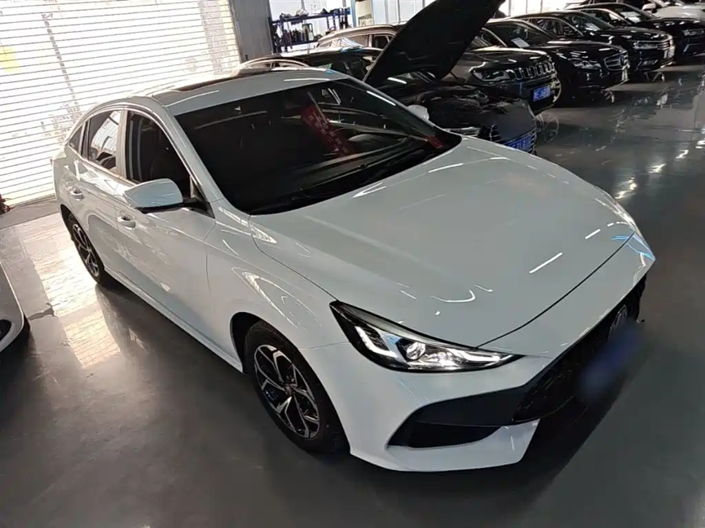 MG5 180 DVVT CVT Youth Flagship