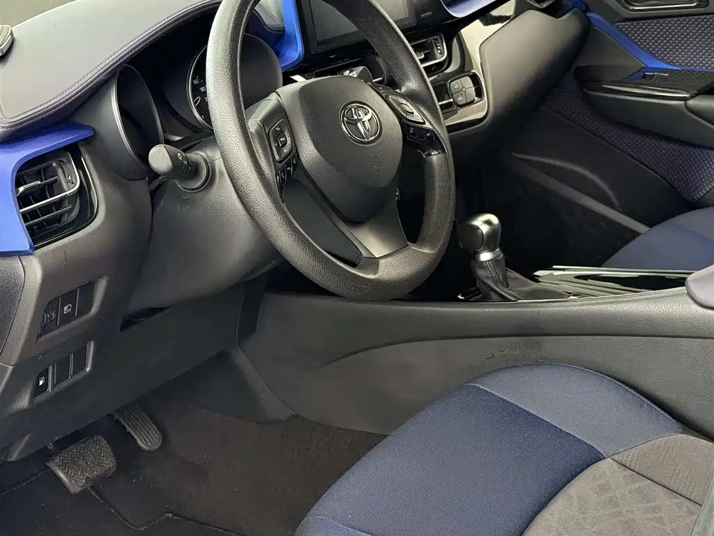 Toyota C-HR 2.0 L Leading CN-V