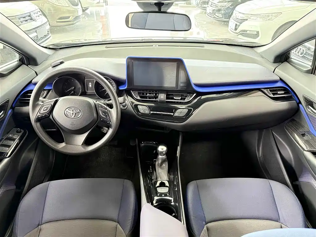 Toyota C-HR 2.0 L Leading CN-V