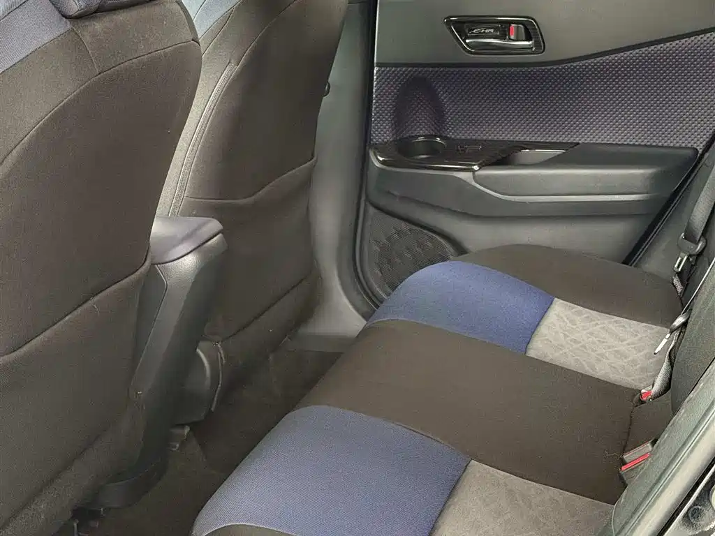 Toyota C-HR 2.0 L Leading CN-V