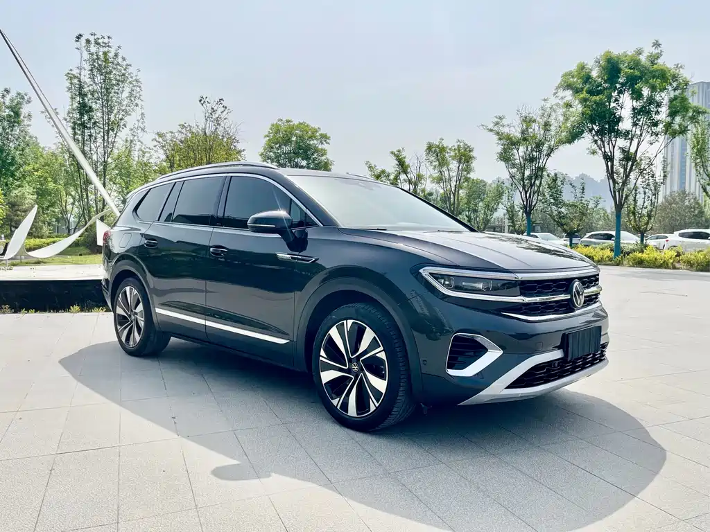 Talagon 380 TSI 4 WD Flagship Victory Realm 7-seat