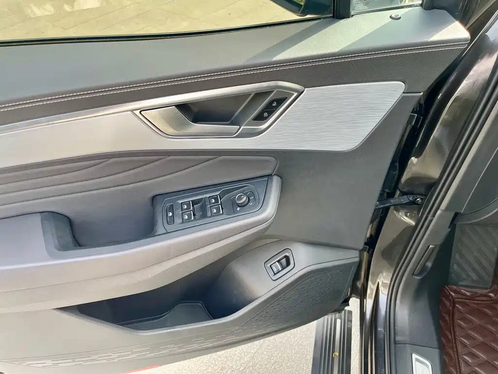 Talagon 380 TSI 4 WD Flagship Victory Realm 7-seat