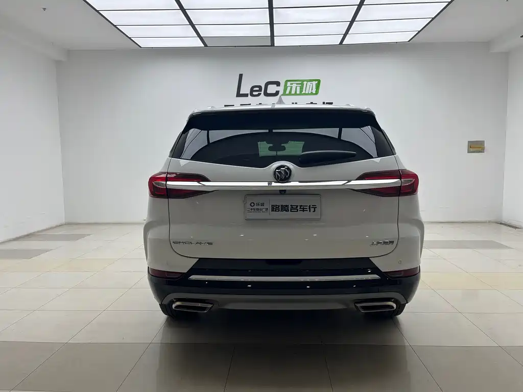 Enclave 28 T 2 WD Distinguished