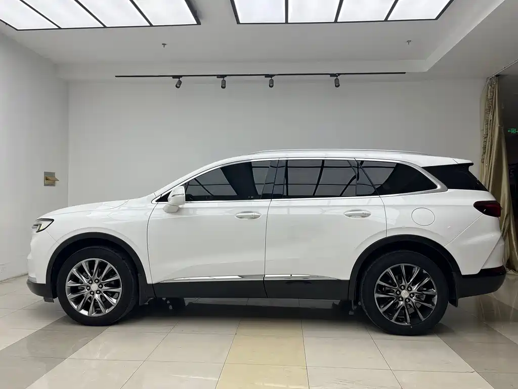 Enclave 28 T 2 WD Distinguished