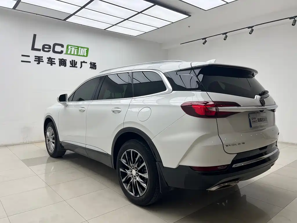 Enclave 28 T 2 WD Distinguished