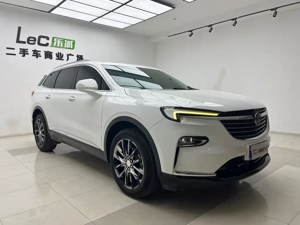 Enclave 28 T 2 WD Distinguished