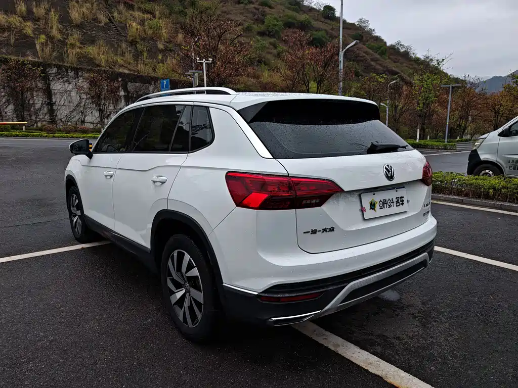 Tayron 330 TSI 2 WD Luxury CN-VI