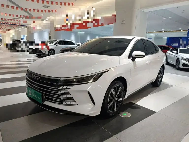 BYD Destroyer 05 Champion DM-i 120 KM Distinguished